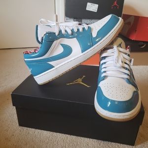 Jordan 1 Low Barcelona